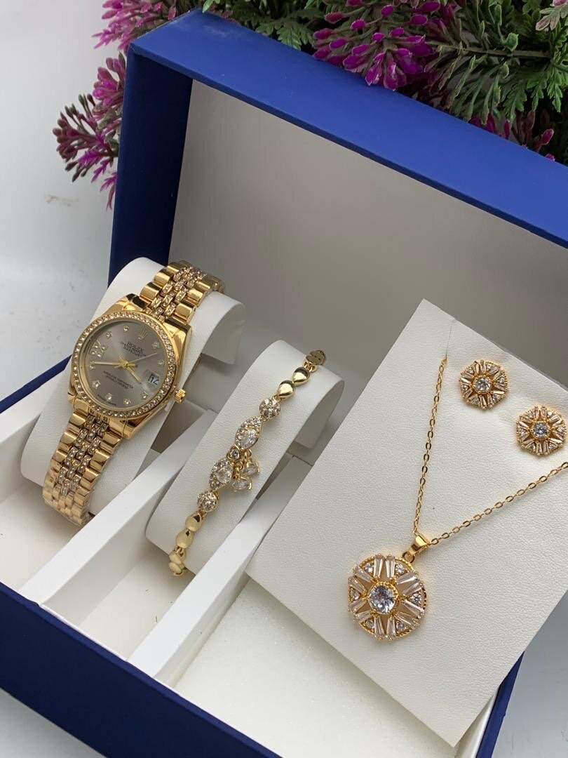 Stainless steel jewelry gift set Price 350 cedis