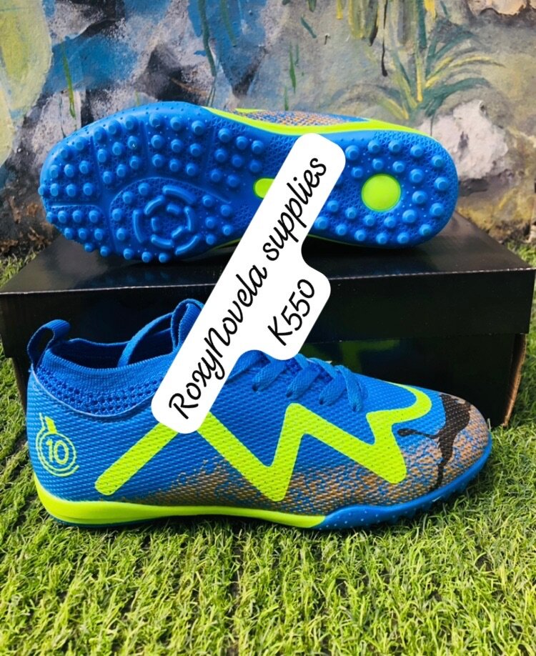 Tack/ futsal/trainers boots