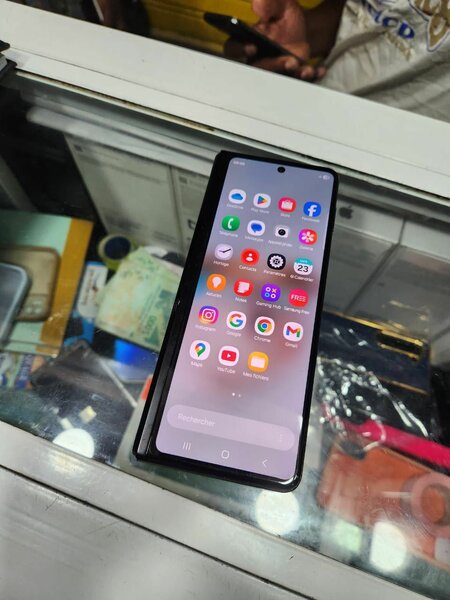 Samsung Galaxy Z Fold3 256 gig