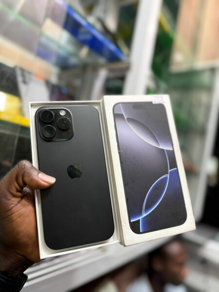 16Pro Max 256Go 2nd main