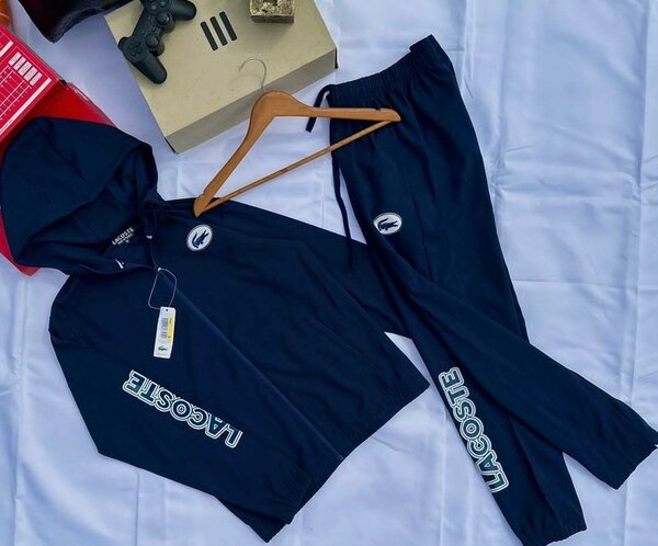 Ensemble de survêtement bleu