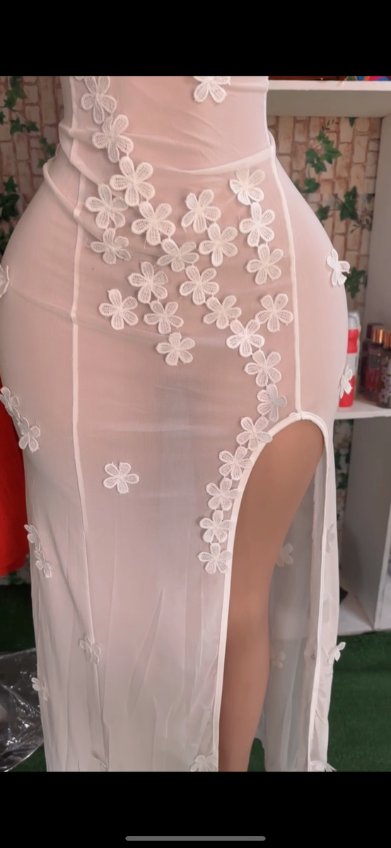 Robe élégante en dentelle fleurs