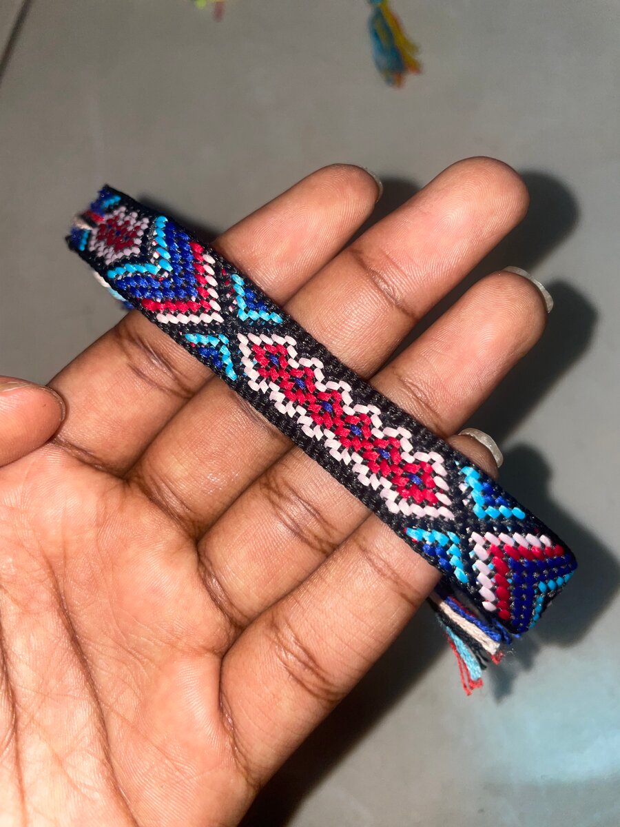 Bracelet en corde tissée