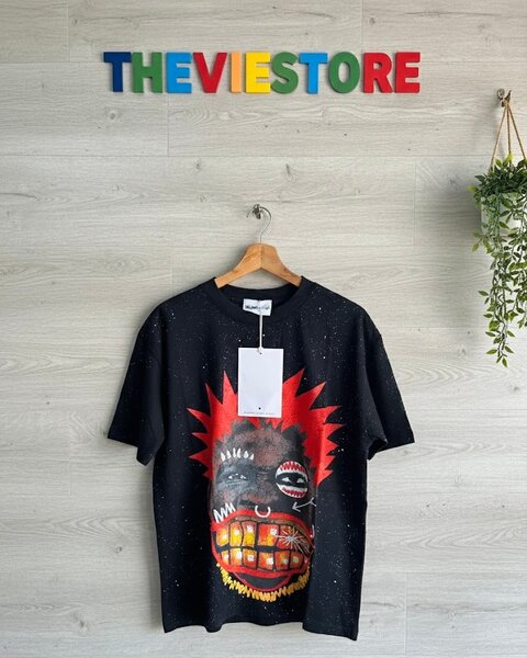 T-shirt graphique moderne