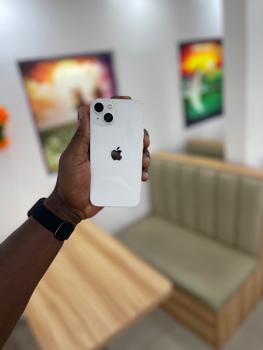 iPhone 13 simple 128Go colis tout es d’origine jamais démont