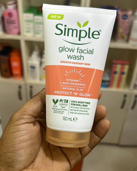 Simple  Vitamin C Glow Facial Wash
