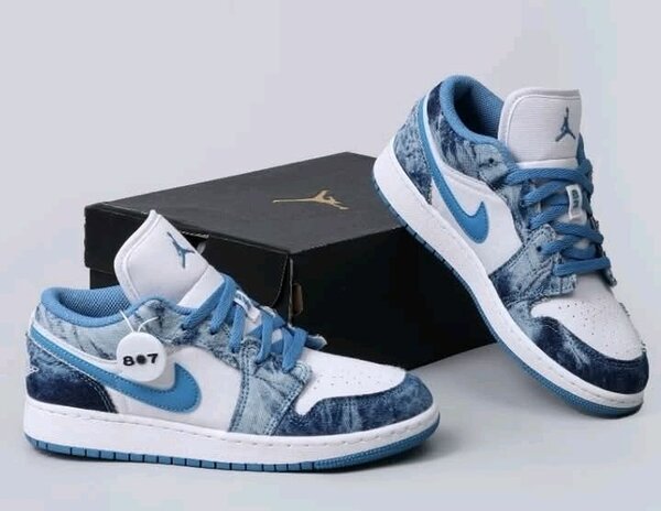 Baskets Air Bleu et Blanc