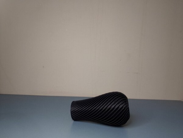 Spiral vase/pen holder