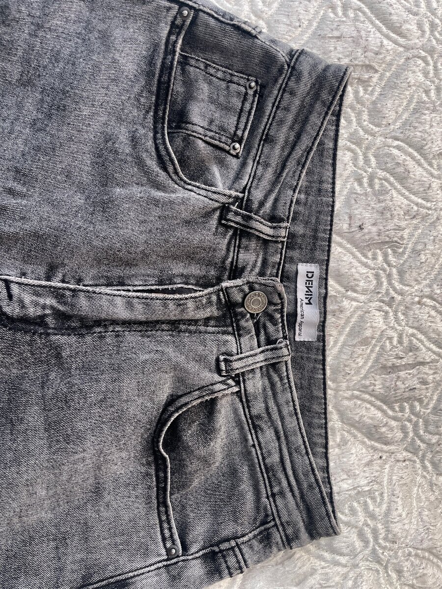 Джинсы прямого кроя