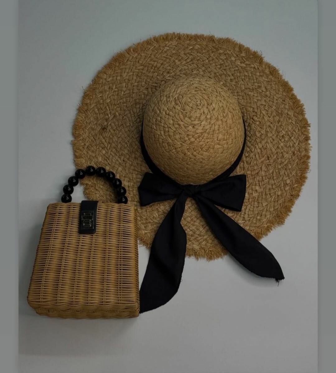 Классическая шляпа. Из соломы рафии.