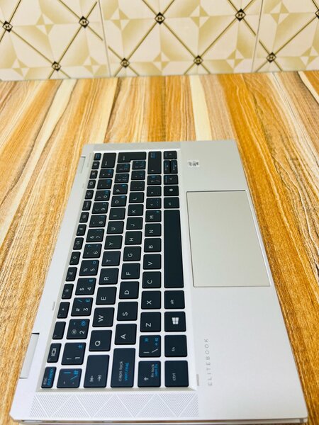 HP ELITEBOOK 1030 G7