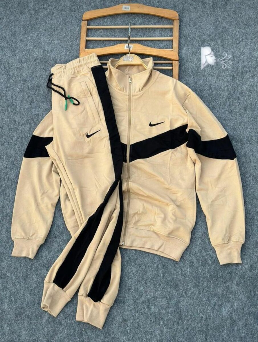 Complet pull NIKE