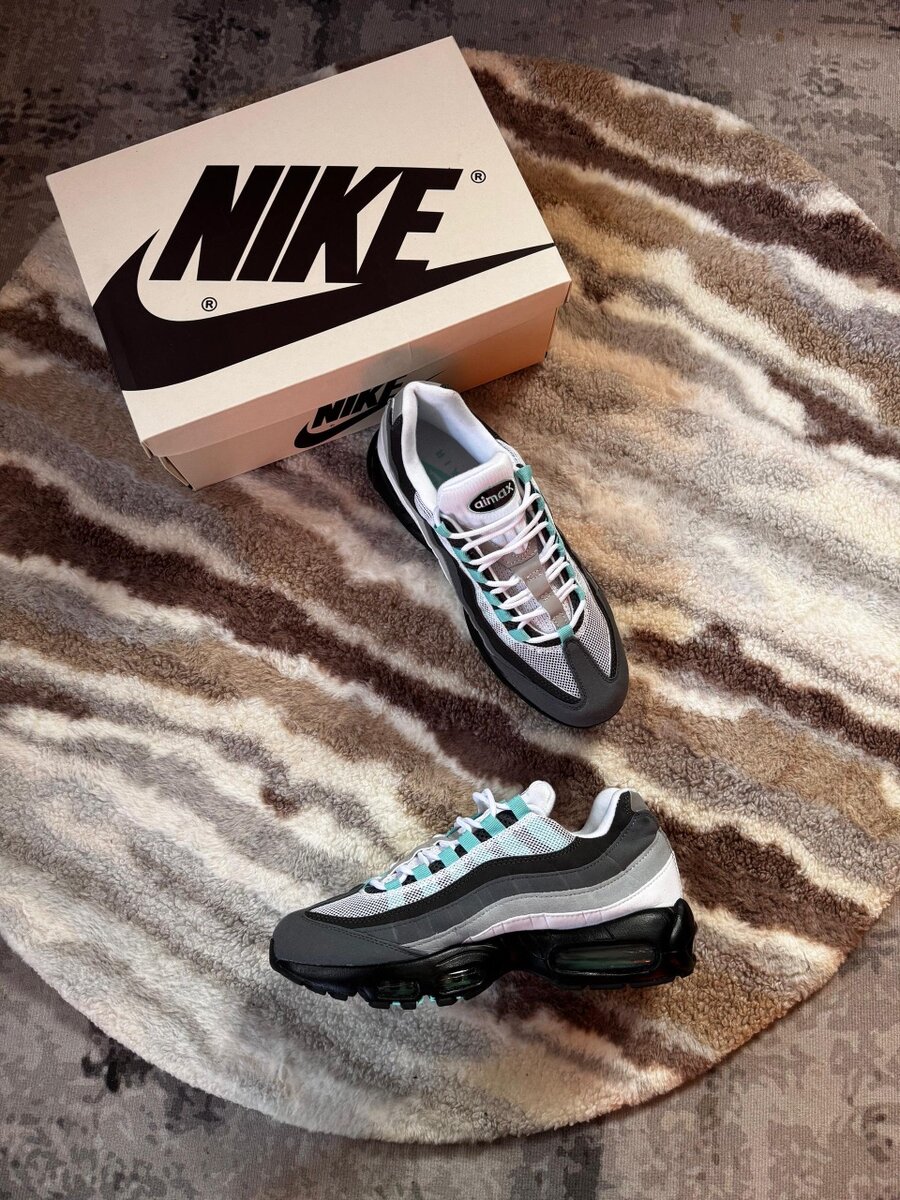 Nike Air Max 95 Sneakers