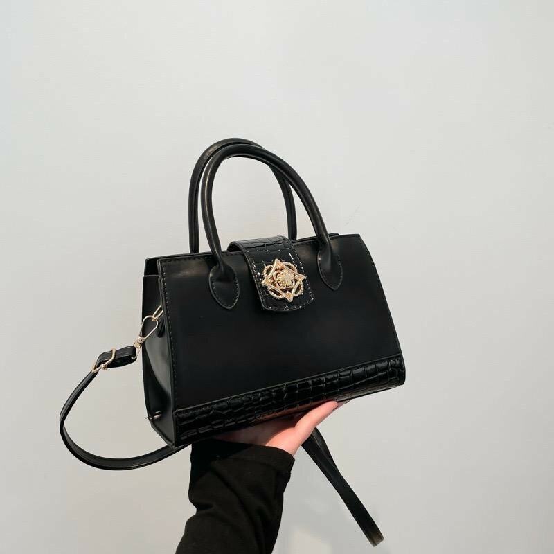 Medium sizes corporate bag with long strap