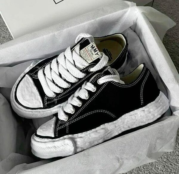 Baskets noires unisexes MMY