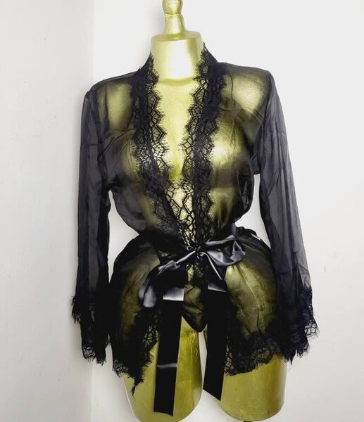 Nuisette en dentelle noire sexy