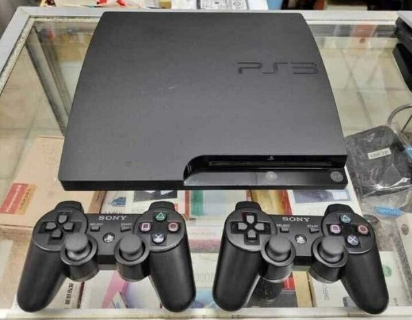 Console PS3 Slim avec Manettes