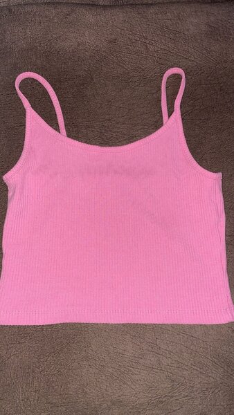 Top asymétrique noir élégant