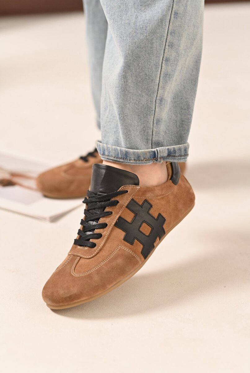 Легкие кроссовки из натуральной кожи и замши