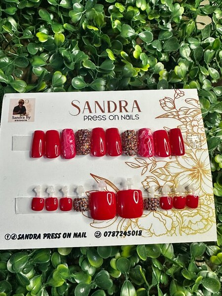 Press on Nail  Rouges Glamour