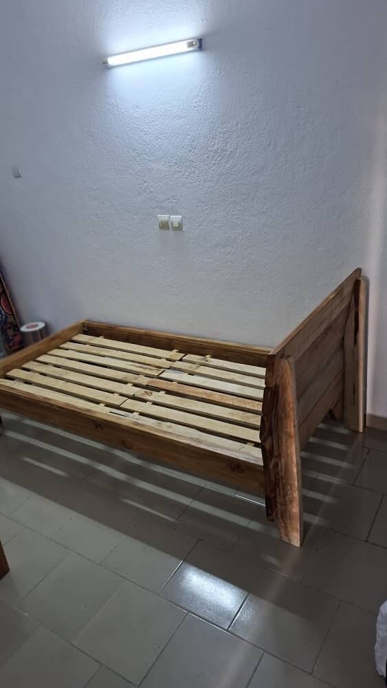 Lit 01 place en bois massif