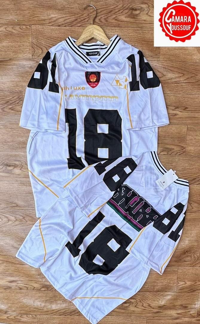 Maillot de rugby blanc noir