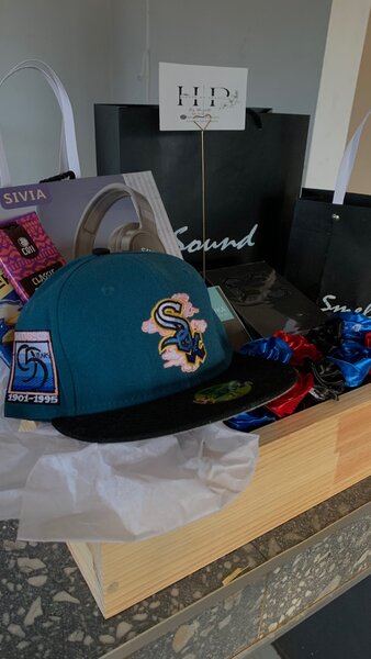 Hitted hats bouquets