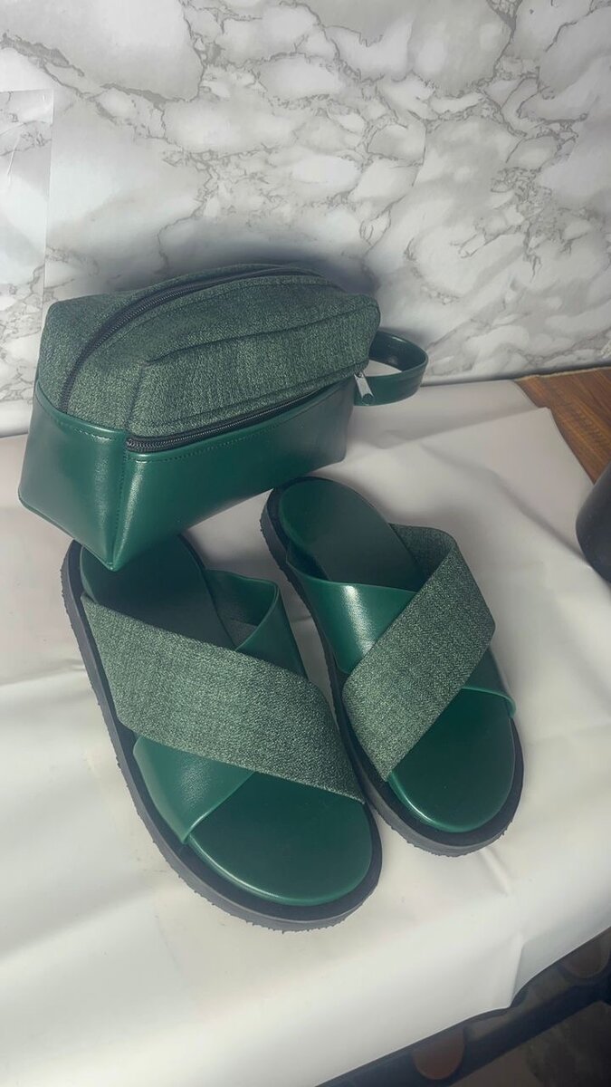 Sandales élégantes avec pochette