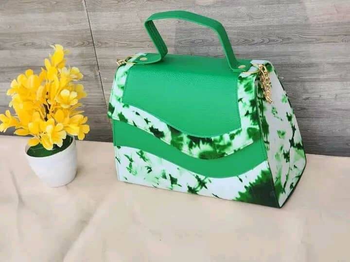 Sac à main coloré chic