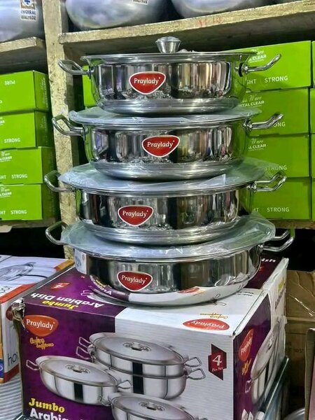 Batterie de cuisine en acier