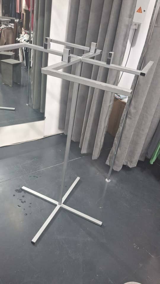 Стойка для одежды,для бутика или магазина