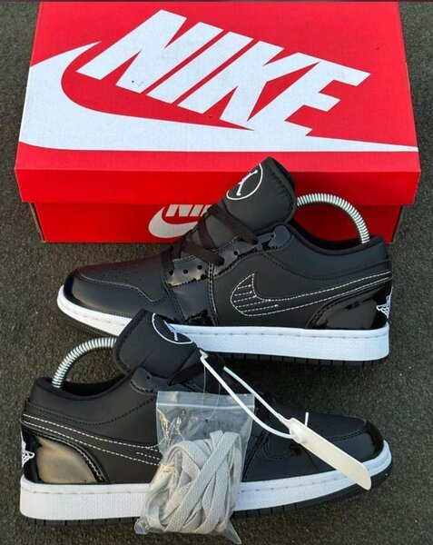 Nike Air Jordan Noires