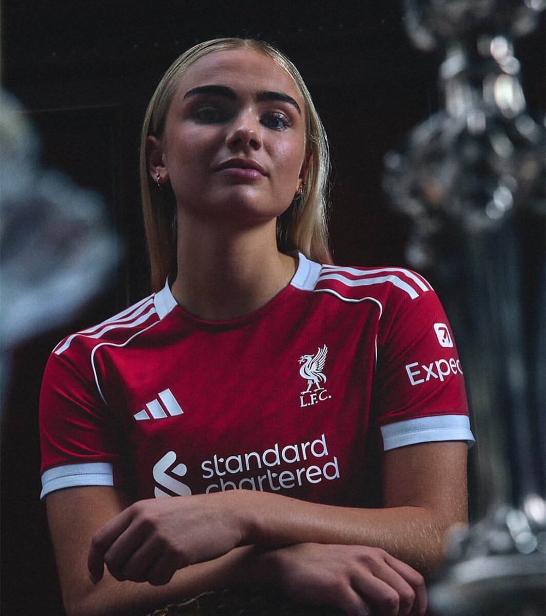 Maillot de football rouge LFC