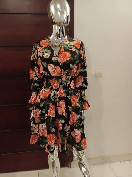 Robe fleurie évasée élégante