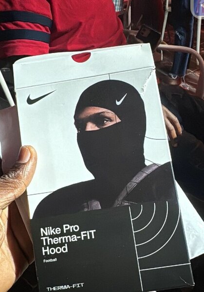 Nike Pro Therma-FIT Hood