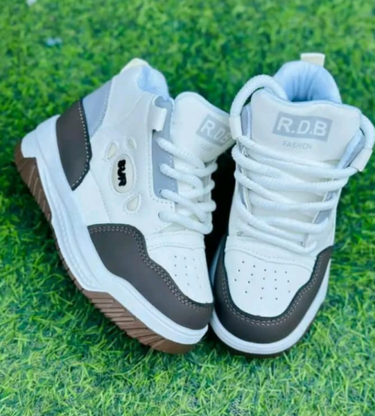 Kids sneakers