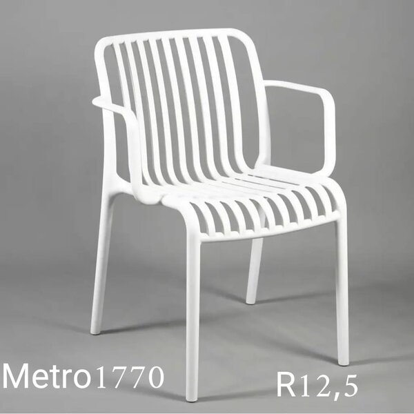 Chaise de jardin moderne blanche