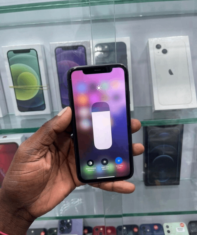 iPhone 11 simple noir neuf