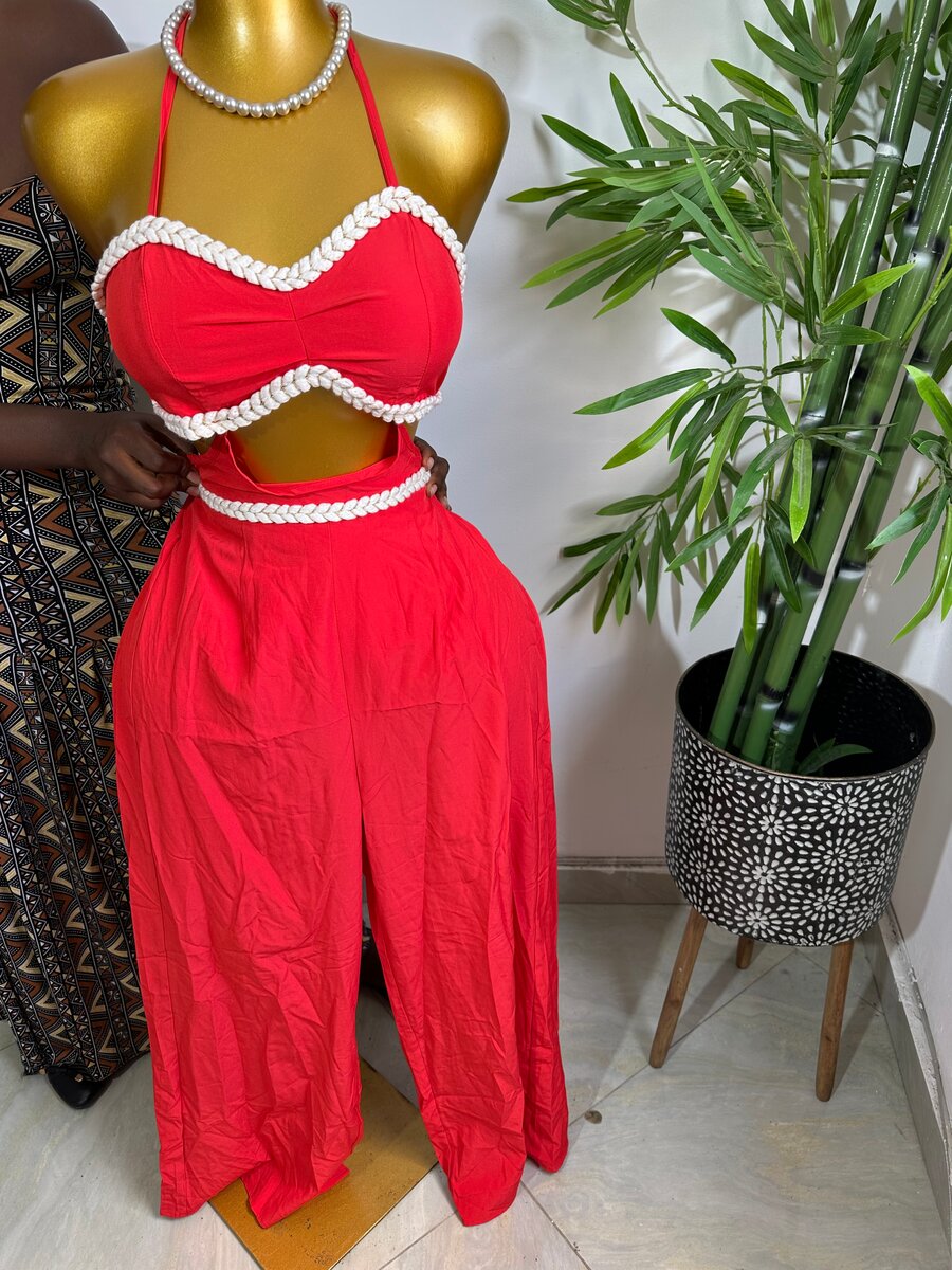 Ensemble rouge perlé élégant