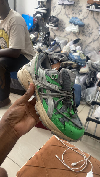 Chaussures de sport Asics vertes