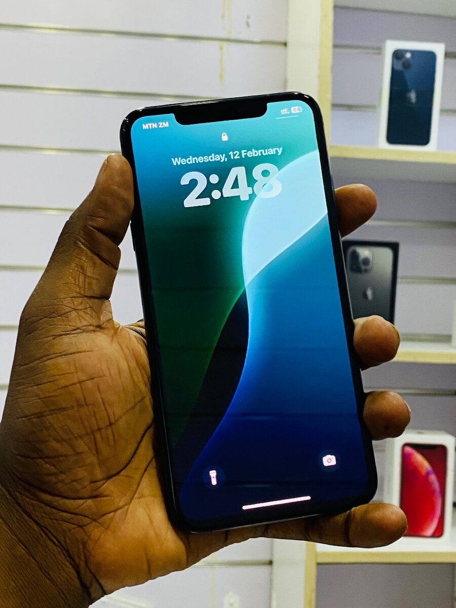 iPhone XS Max 64gb fully functional k4700