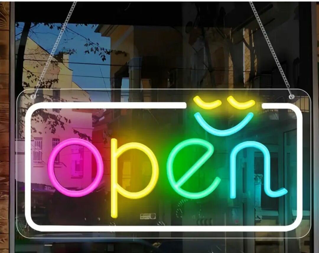 Enseignes néon "Open" multicolores