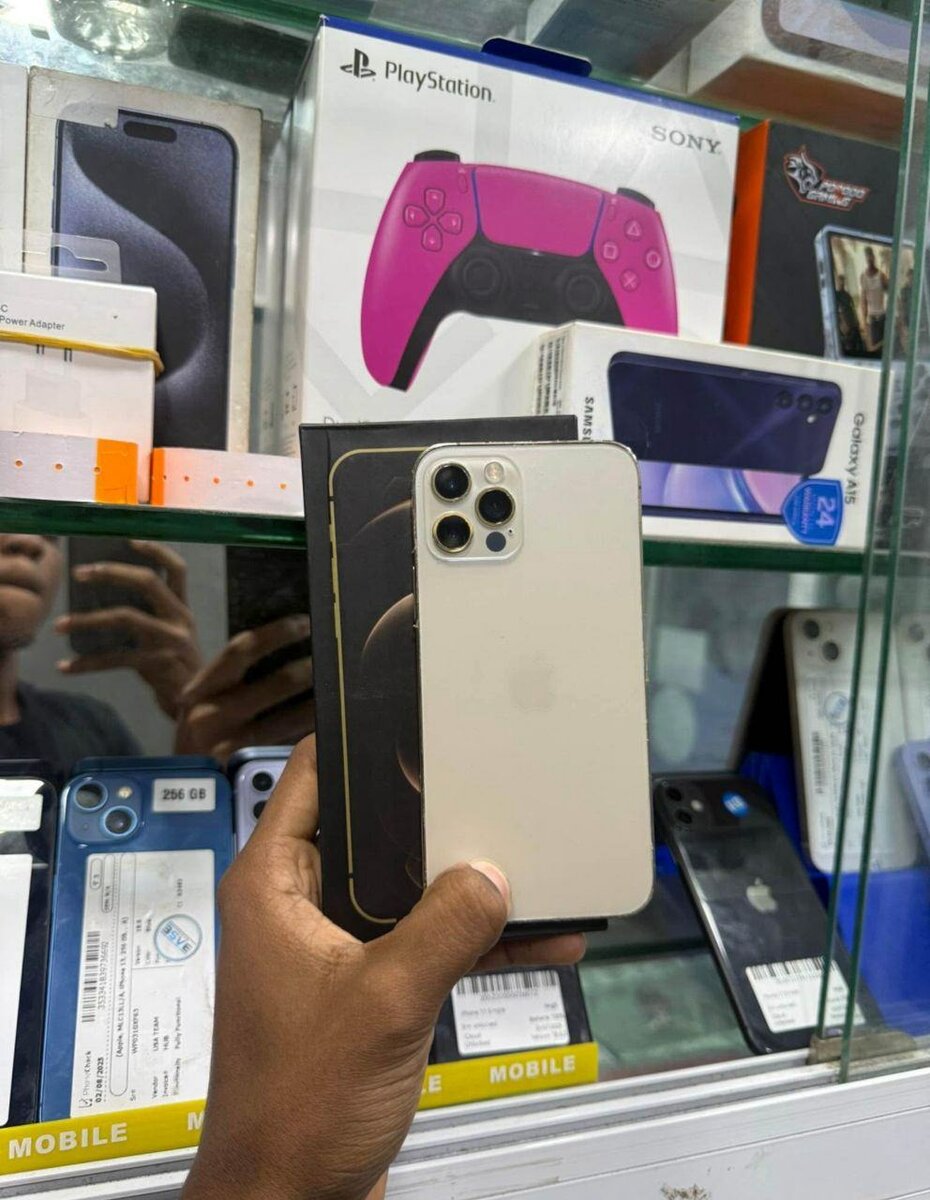 IPhone 12 pro 256 Go