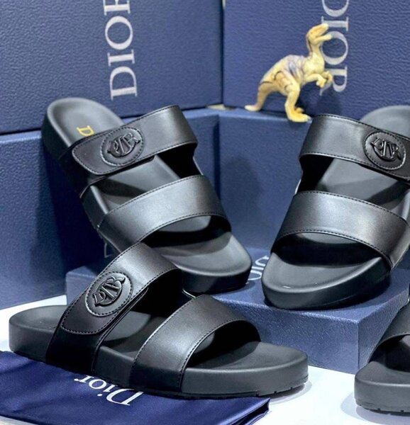 Sandales noires élégantes