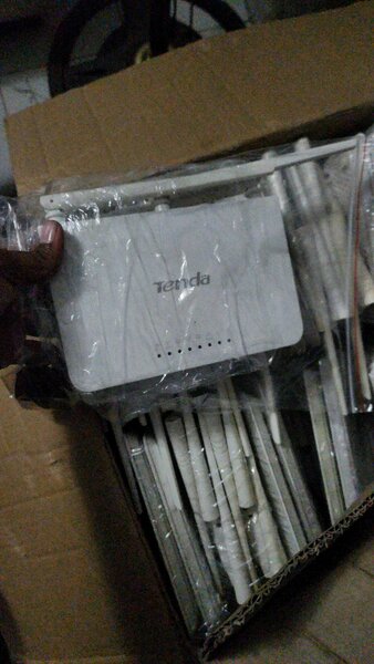 Routeur Wi-Fi Tenda haut débit