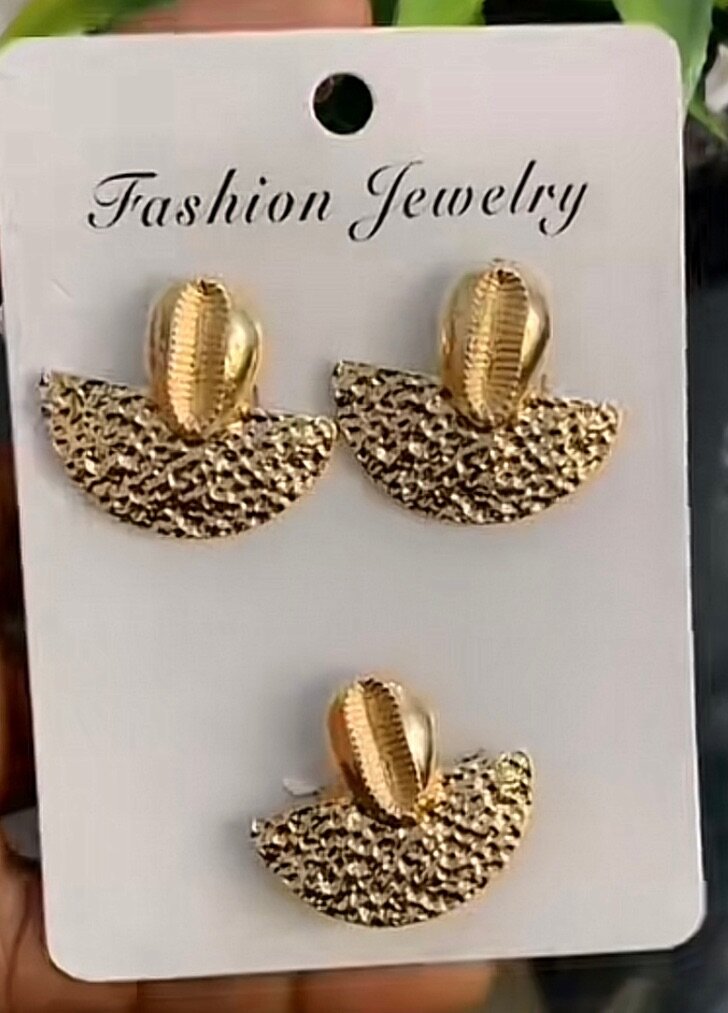 Bijoux dorés tendance