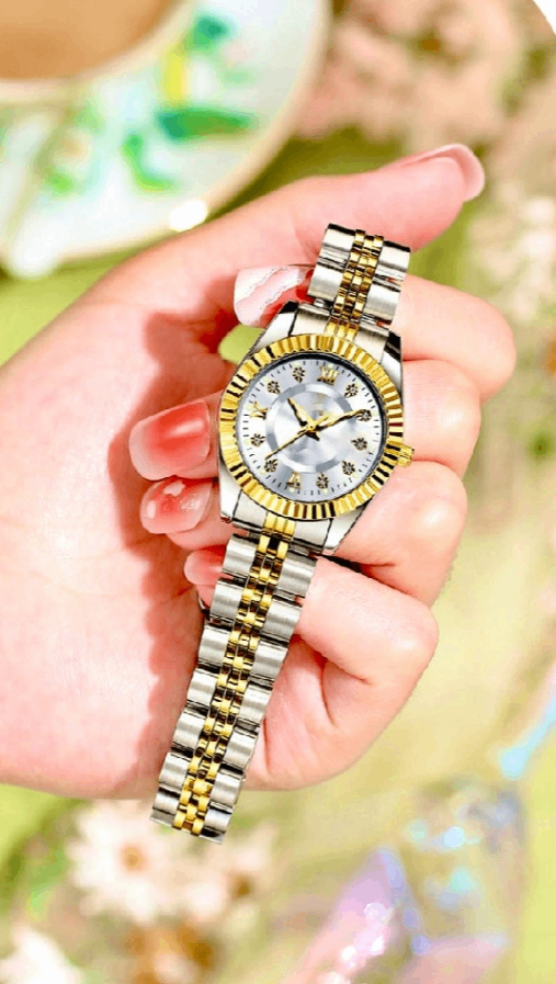 Luxurious Ladies Golden watch