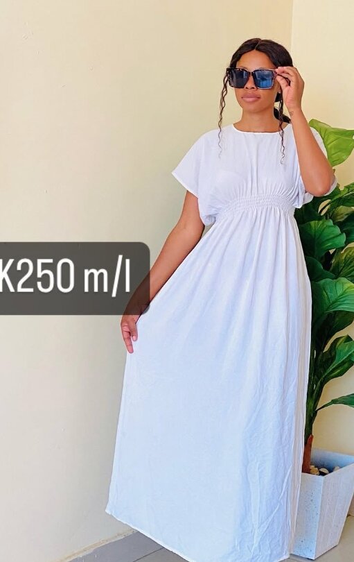 Elegant white dress m/l