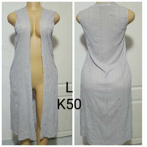 Women's grey lightweight cape, size L