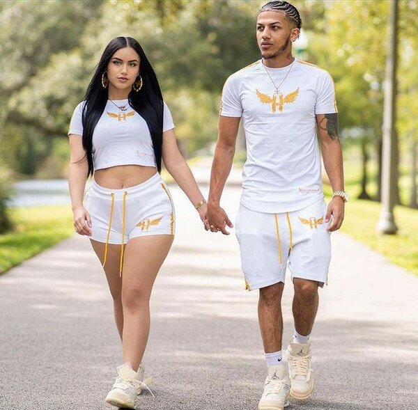 Ensemble jogging et haut Under Armour blanc et or